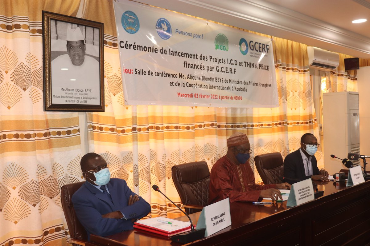 CNCG5Mali's tweet photo. LANCEMENT DE DEUX PROJETS DE LUTTE CONTRE L'EXTRÉMISME VIOLENT AU SAHEL FINANCÉS PAR LE GCERF, LE MERCREDI 02 FÉVRIER AU MAECI
Pour accéder à l'intégralité de l'article, merci de suivre ce lien 👇
https://t.co/Cyq6ELMx3B https://t.co/Vai7I0Bj6o