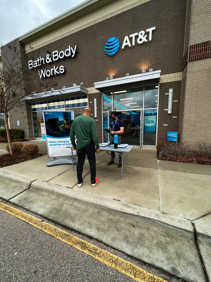 Fiber Fiber Fiber!! Team Holly $prings pushing!! 💪🏼💪🏼 #LifeatATT #FiberMayhem <a href="/AllyG52/">Allyson Gilberto</a> <a href="/SlaytonWireless/">Slayton Wireless</a> <a href="/ErdmannKen/">Ken Erdmann</a> <a href="/jerryfornwalt/">Jerry Fornwalt</a> <a href="/JoeSlayton90/">joe slayton</a> <a href="/thomasjennetten/">TJ</a>