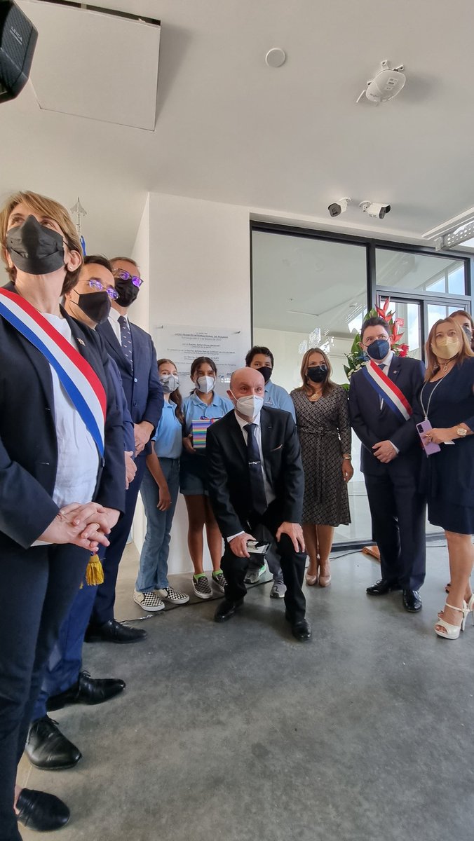FranciaPanama's tweet image. Orgullosos de inaugurar el nuevo edifico del #LiceoFrancés de Panamá con la estimada ministra del @MeducaPma @MarujaGordaydeV, del director de la #AEFE Olivier Brochet y de los #senadores franceses S.Cazebonne y O.Cadic

@LfiPanama
