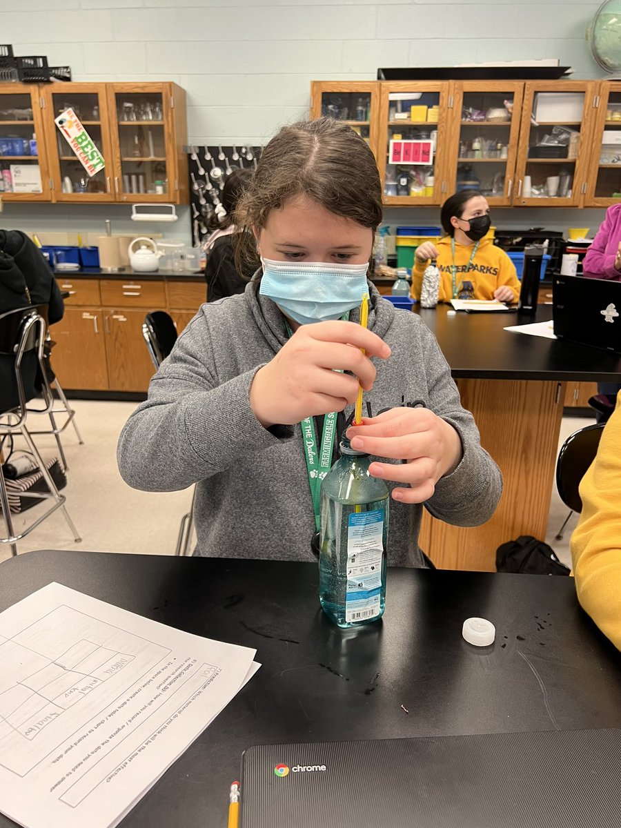 Ms_Saraniero's tweet image. Engineers at work! Over 2 days, students designed and carried out their own investigations to determine which materials make the best insulators! @HowittMS #NGSS #ScienceandEngineeringPractice