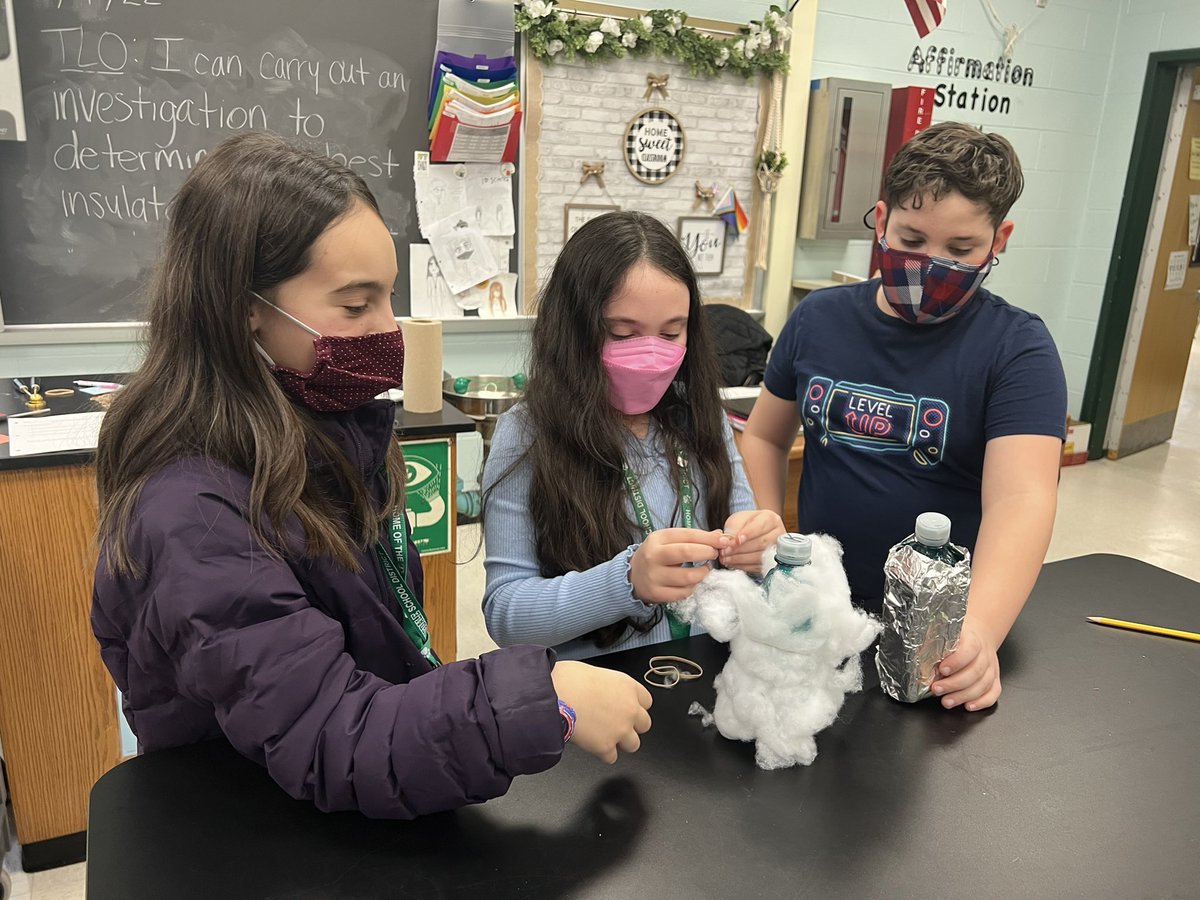 Ms_Saraniero's tweet image. Engineers at work! Over 2 days, students designed and carried out their own investigations to determine which materials make the best insulators! @HowittMS #NGSS #ScienceandEngineeringPractice