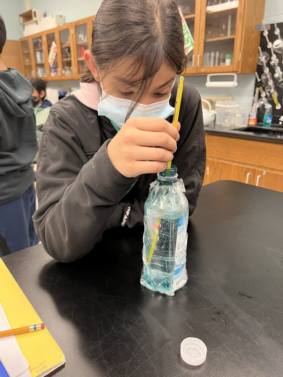 Ms_Saraniero's tweet image. Engineers at work! Over 2 days, students designed and carried out their own investigations to determine which materials make the best insulators! @HowittMS #NGSS #ScienceandEngineeringPractice