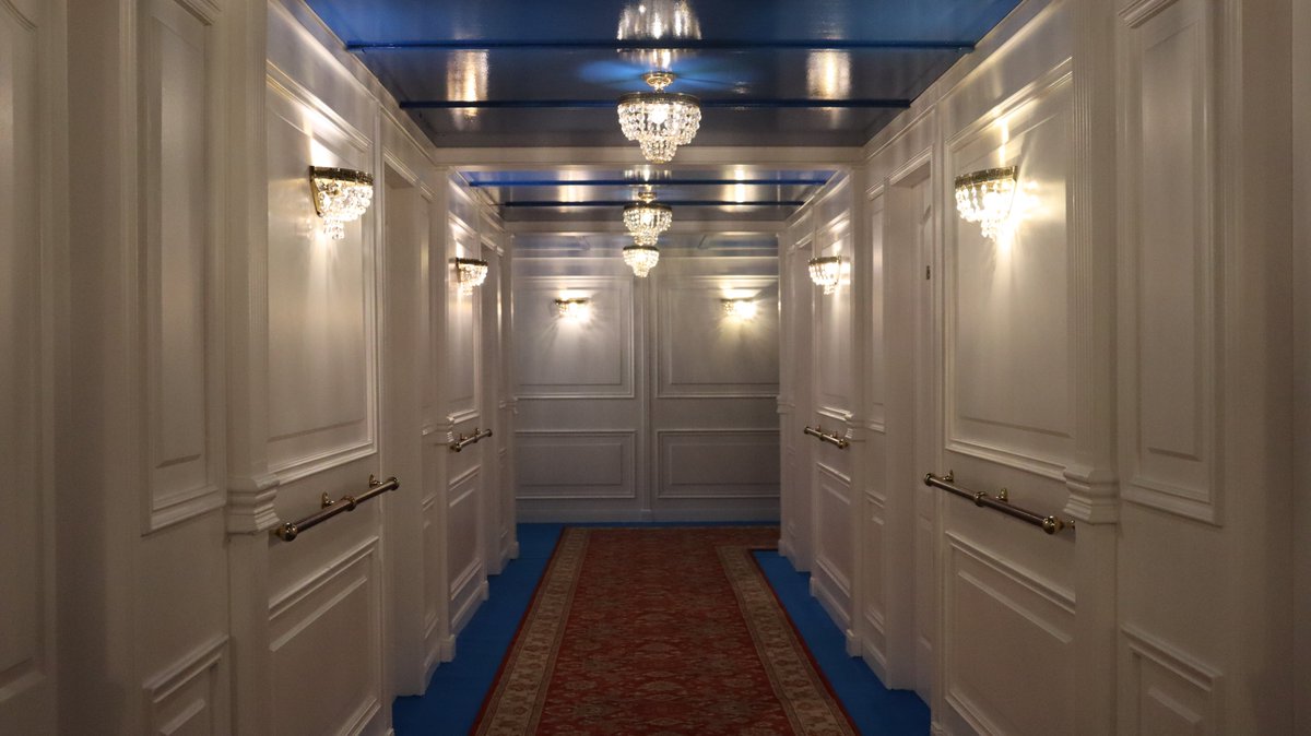 t55stepney's tweet photo. https://t.co/OKEKyfomrZ
Tonight is the 2nd #GuideRail, and we're looking at some amazing artefacts surviving from #Titanic , those on board, and sister ship Olympic.
Currently on display in London, the exhibition includes a collection of recreated interior spaces. https://t.co/MdQiHd7Wm3