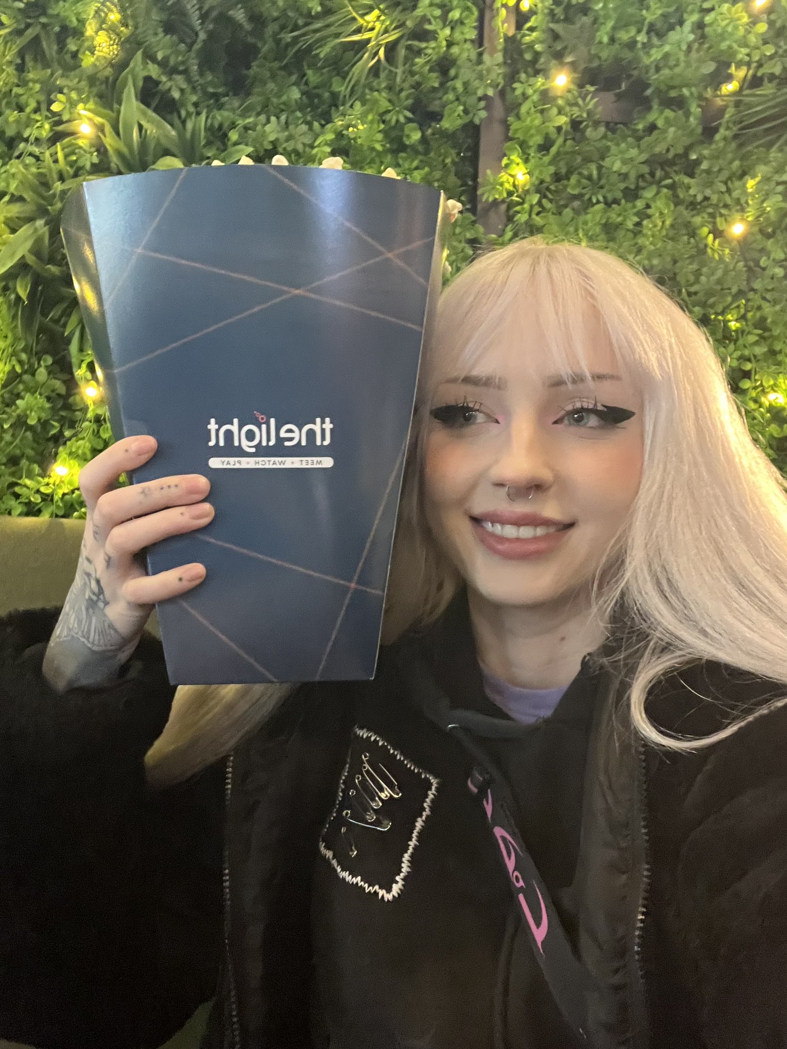 runa on Twitter: "live now on twitch! pic unrelated but this goddamn