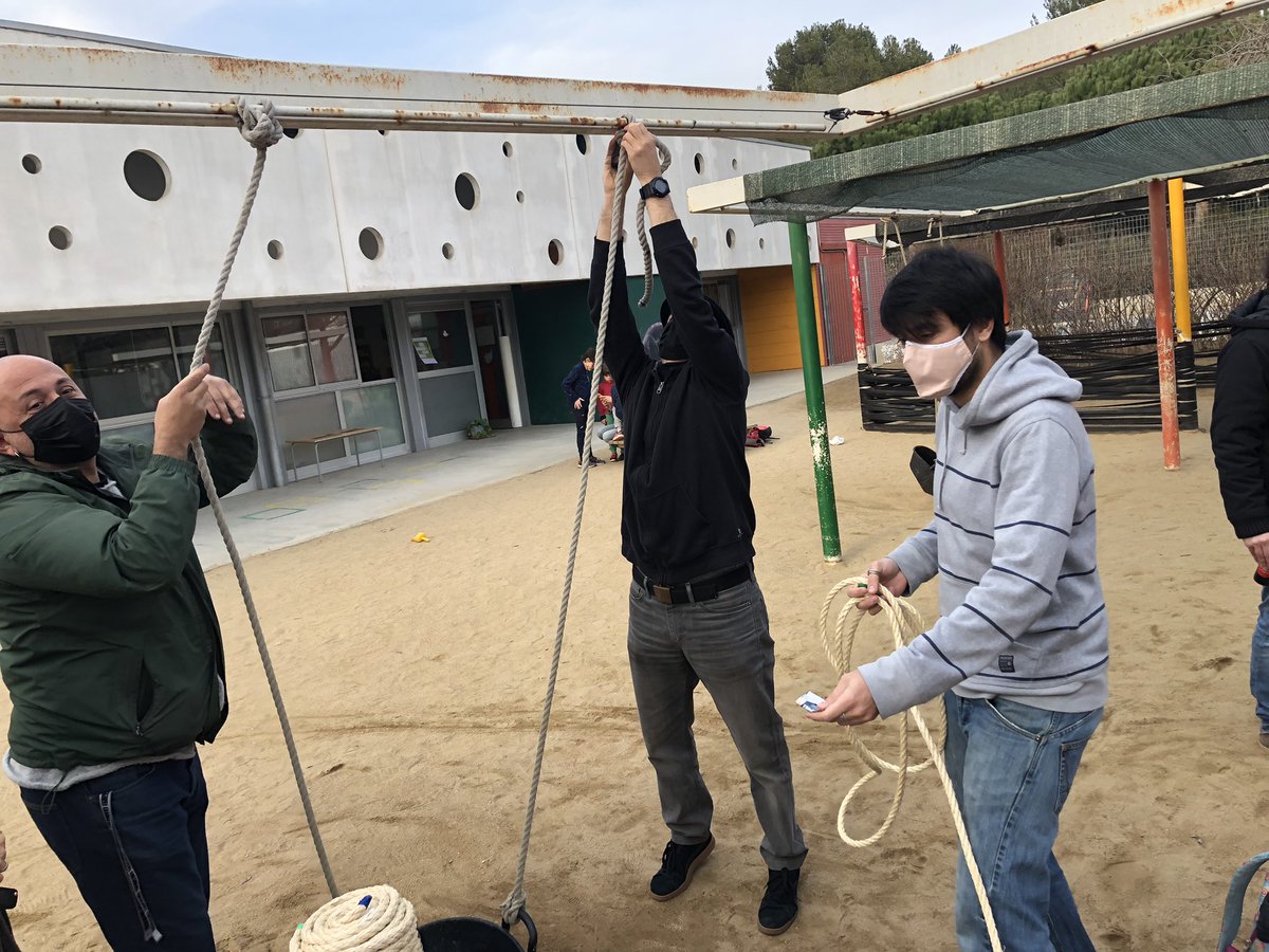 Moltes gràcies a totes les famílies voluntàries que han ajudat aquesta tarda a fer una “posada a punt” del pati d’infantil 😍👌🏻
I a la #ComissióDePatis de l’escola per la seva tasca… Entre tot@s fem escola!! 😊👏🏻

#AfaTCM #AFAvorimElTuró #FemTuró