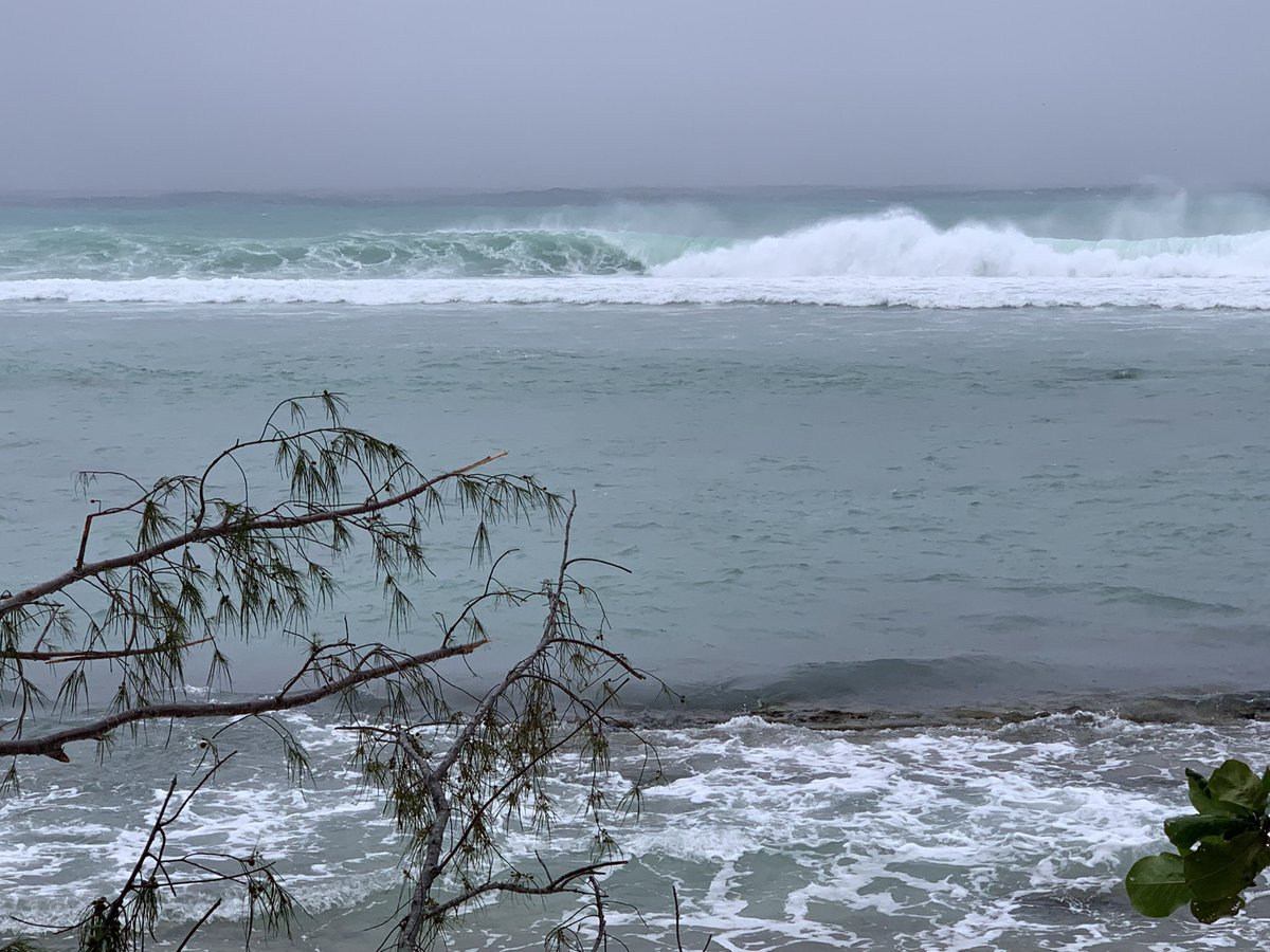 phenomene83's tweet photo. About these last 3 days #BatsiraiCyclone #ileMaurice #500pxrtg #Mauritius #NaturePhotography #PhotoOfTheDay #ThePhotoHour #StormHour @ThePhotoHour @StormHour @EarthandClouds2 @FloridianCreat1 @FLskygazer @bbcweather @weatherupdate https://t.co/YnFXCBKcnT
