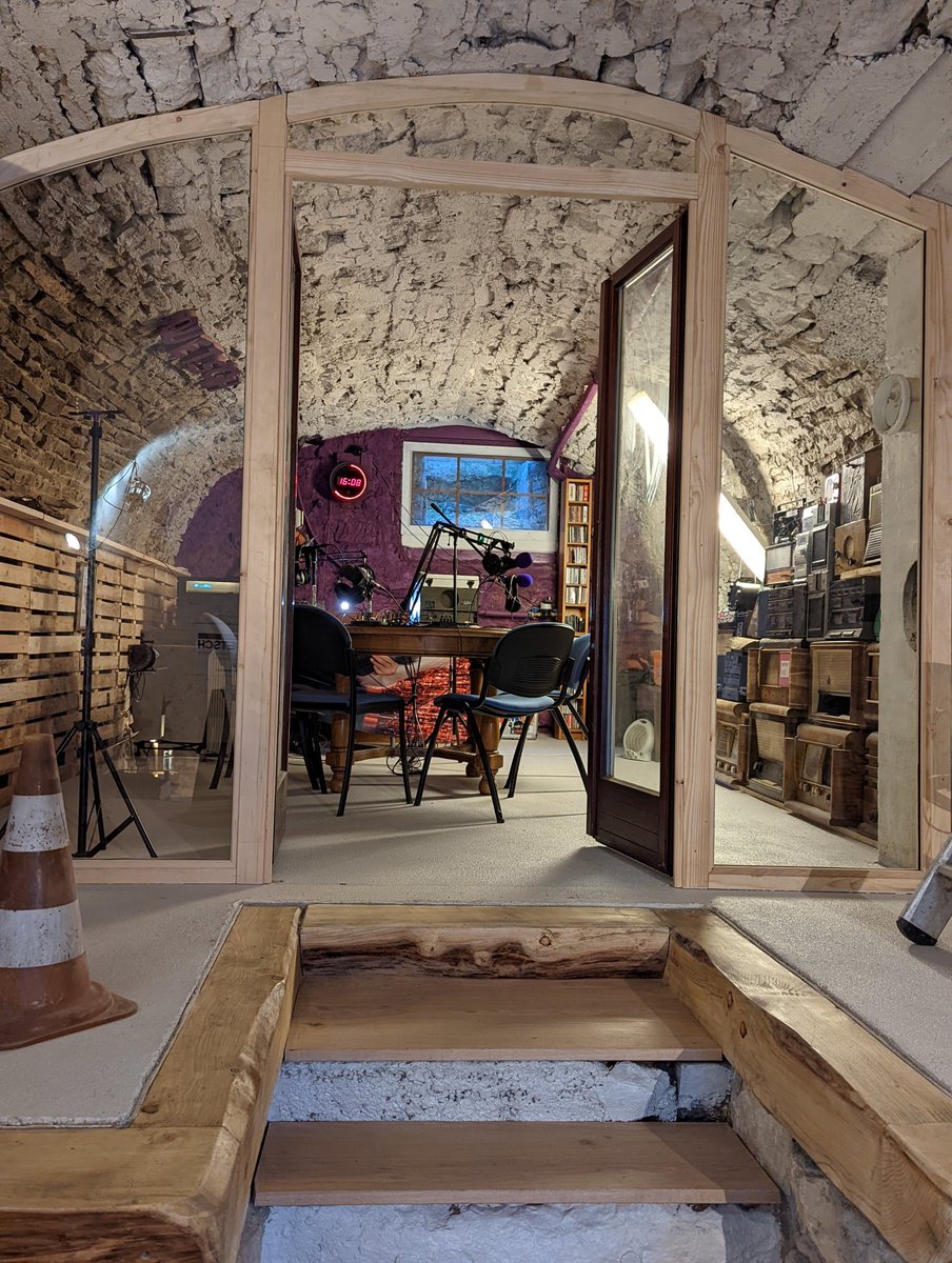 Nous sommes heureux de vous annoncer que <a href="/RadioQuetsch/">Radio Quetsch</a> sera sur le 89.1 à partir du 1 mars 2022. #Sundgau #Altkirch #891fm #fetedelaradio #faitesdelaradio // De plus le #Chantier du studio arrive à la fin... #lamatinaledequetsch arrive !