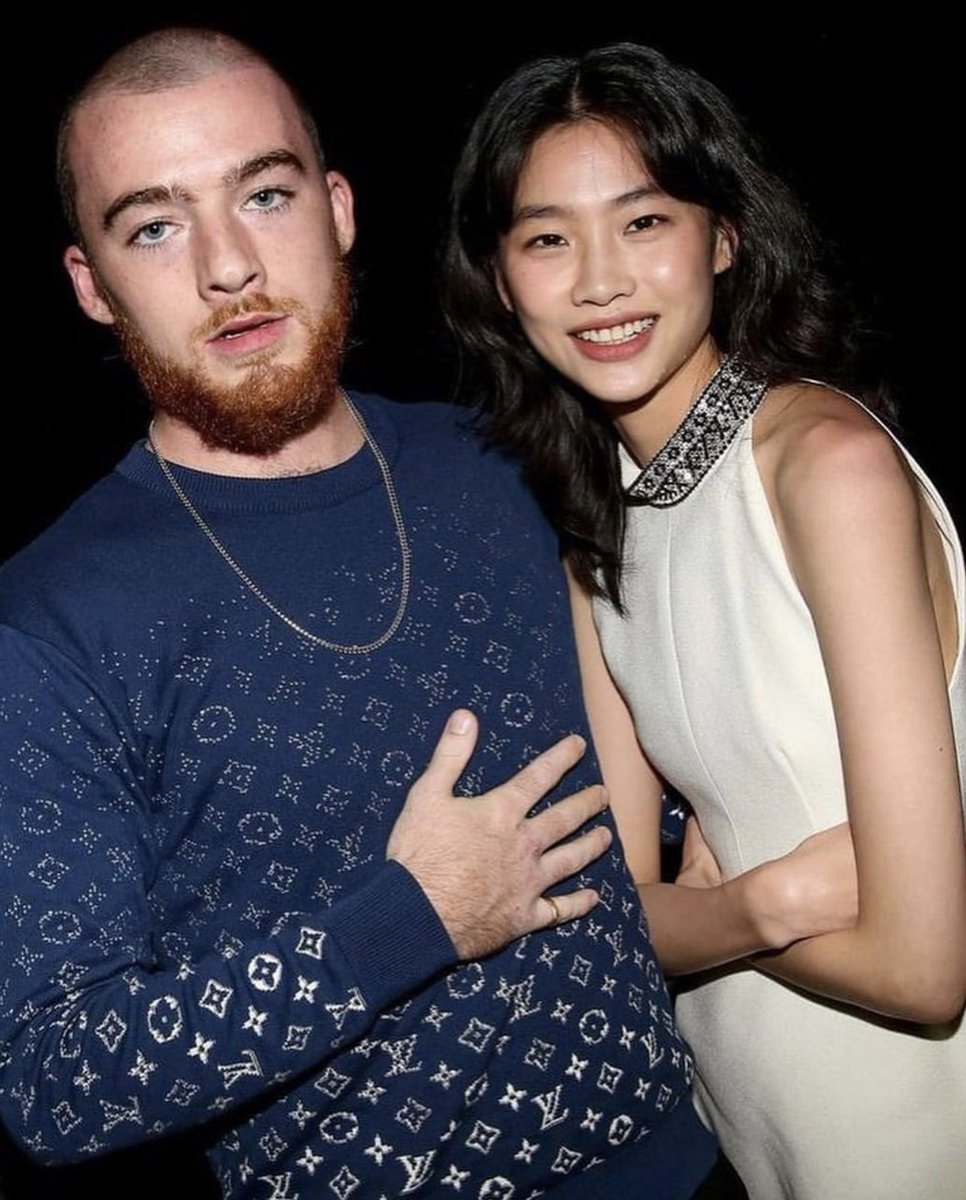 Outlander Magazine (@streetfashion01) on Twitter photo 