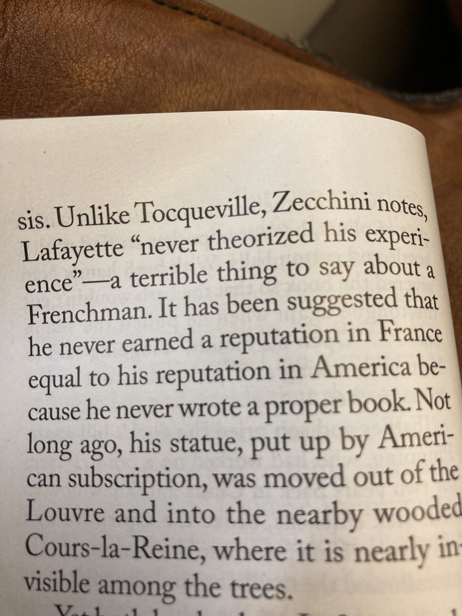 MagdaMaaoui's tweet image. paragraphe du jour : palme d’or du cocasse #frenchtheory #statues #dominantdiscourse