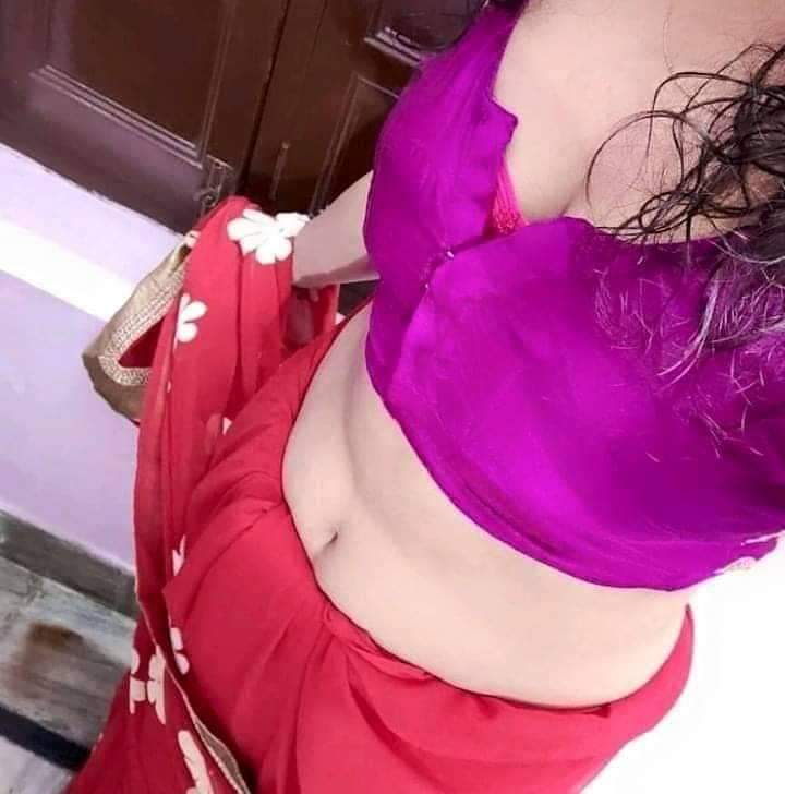 এই নিশি রাইতে তোমার কাছে যাইতে
মন যে উতাল পাতাল করে,,,