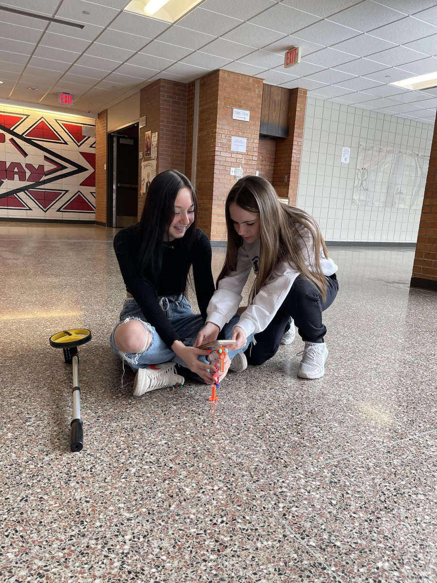 MasonCityCSD's tweet photo. @MCHS_MCCSD Physics II class took their classroom to the commons this morning to conduct an experiment with Nerf guns to determine the launch velocity of a Nerf dart. https://t.co/yKdON4j82T