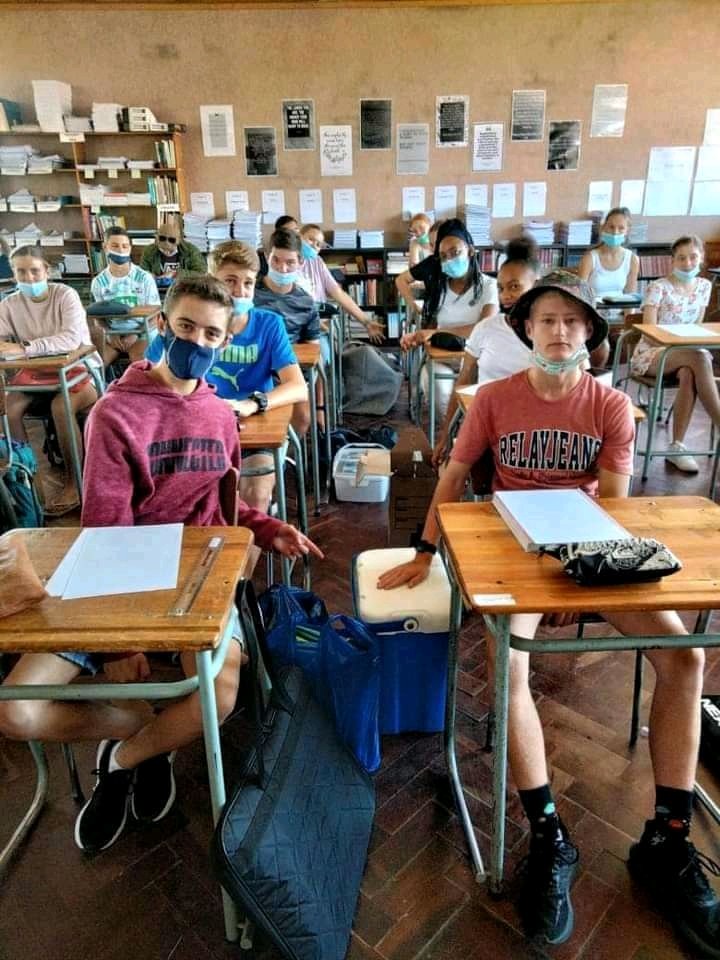 KabeloMohlah02's tweet image. Where is this school? Nkosiyam 😂😂😂🔥