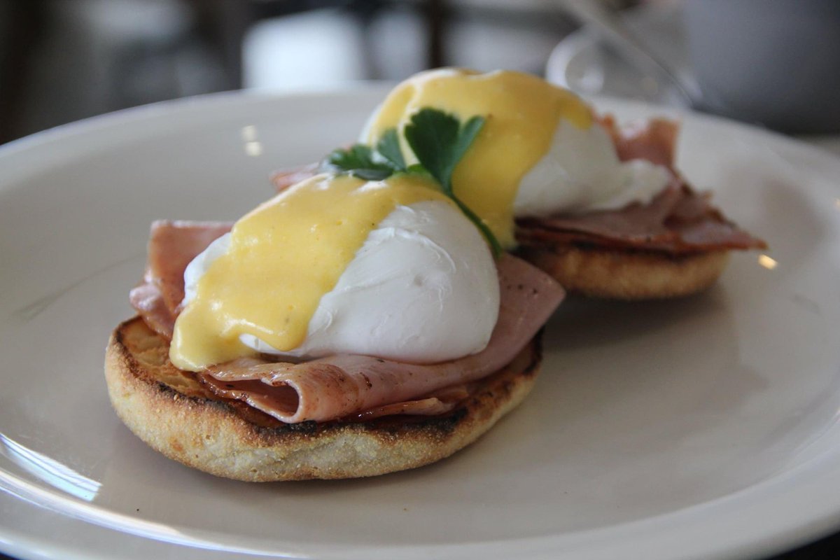 _TheDiningCar's tweet image. This Sunday is the first Sunday of the month, you KNOW what that means...#meetmeatthecar #eggsbenedict
