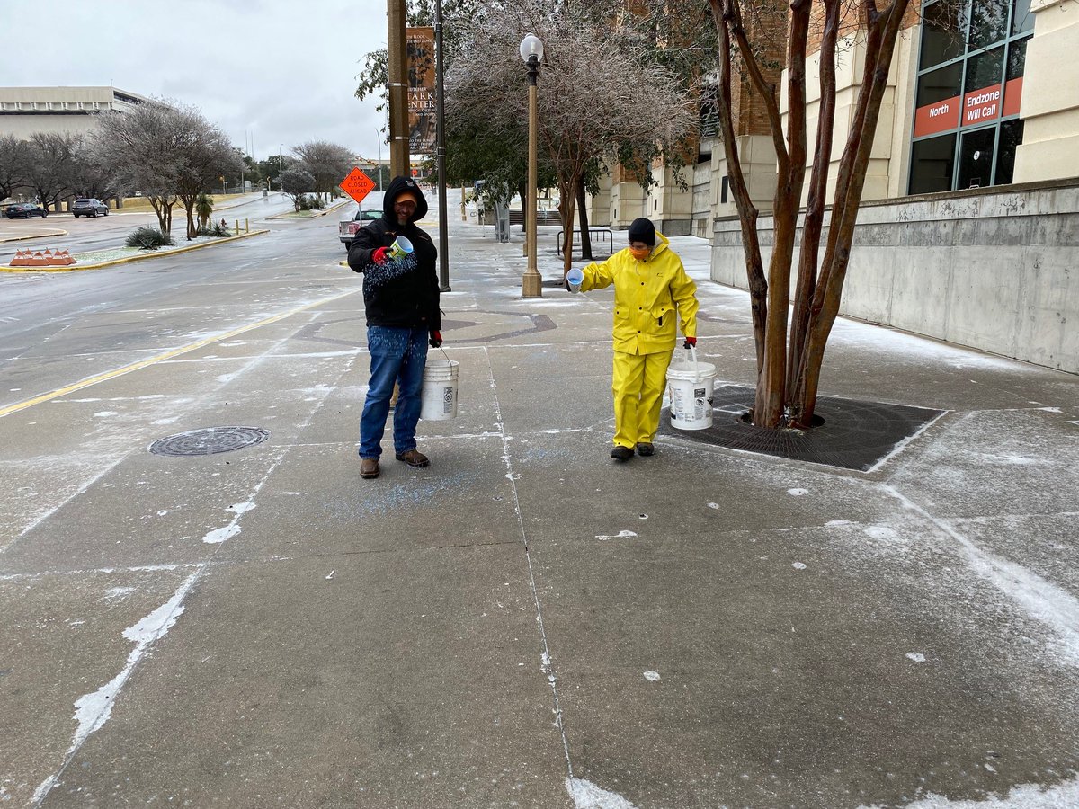 UTOperations's tweet photo. Landscape Services team members are on the front lines as essential employees, applying ice melt to keep campus sidewalks safe on campus. Thanks so much for all you do! #FASService https://t.co/GbNaVlaNGq