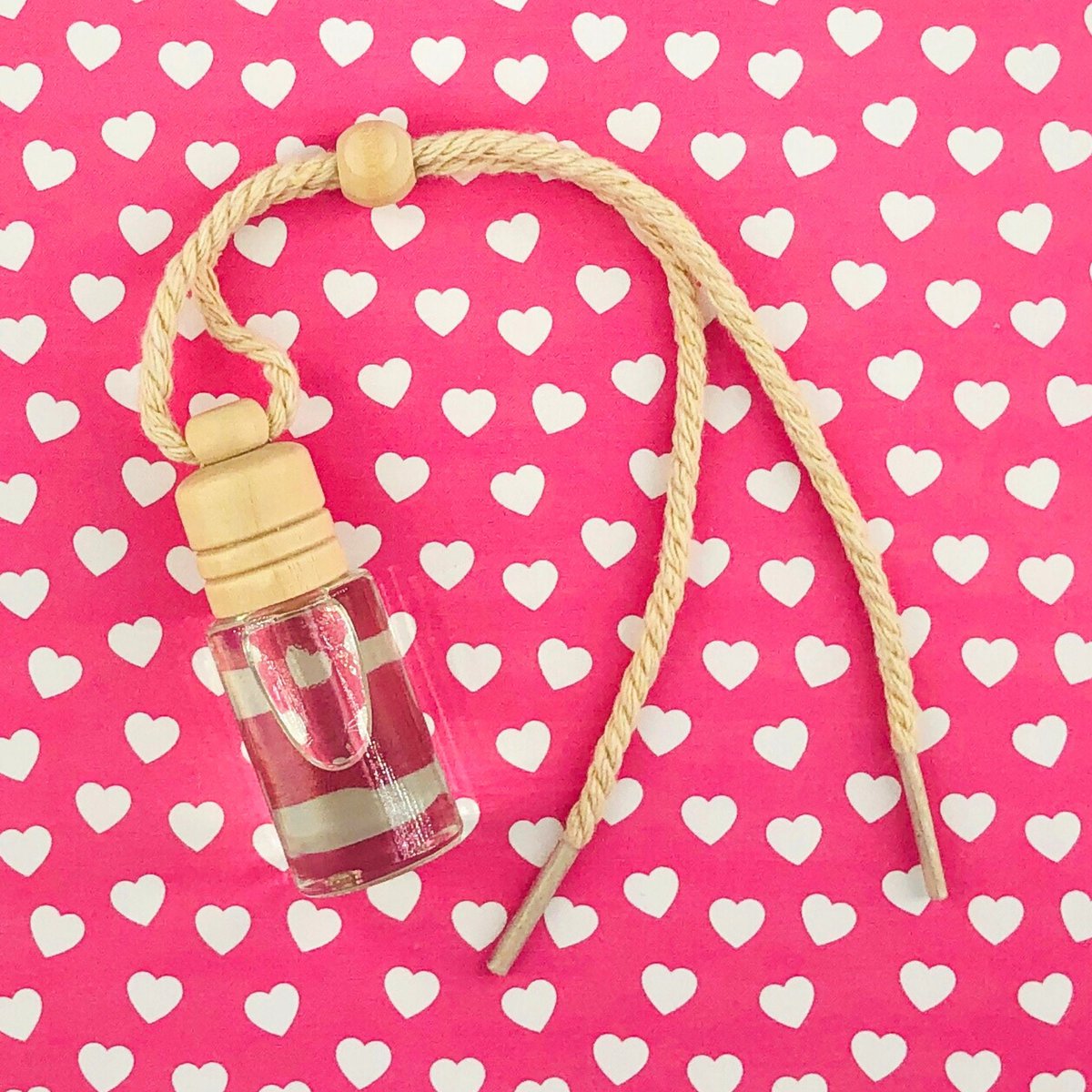 somethinspecial's tweet photo. Turned your car into a Hawaiian Tropic Scented oasis. Hanging Car Aromatherapy Oil Diffuser. Air Freshener. Car Charm. Car Lovers Gift. https://t.co/tVINvNOxG9 #carairfreshen #hangingdiffuser #carscenthanging #carcharm https://t.co/Yo7XhJMDqK