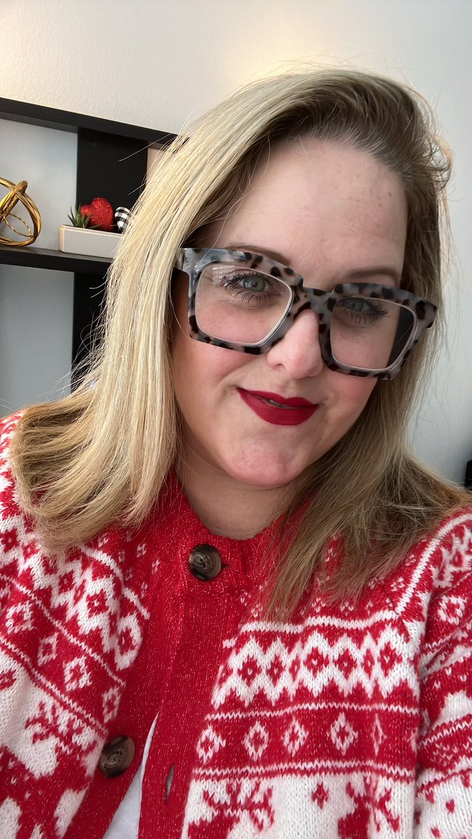 Who’s wearing red to raise awareness about cardiovascular disease and save the lives of women we love, today? <a href="/AmericanHeartTX/">American Heart Texas</a>