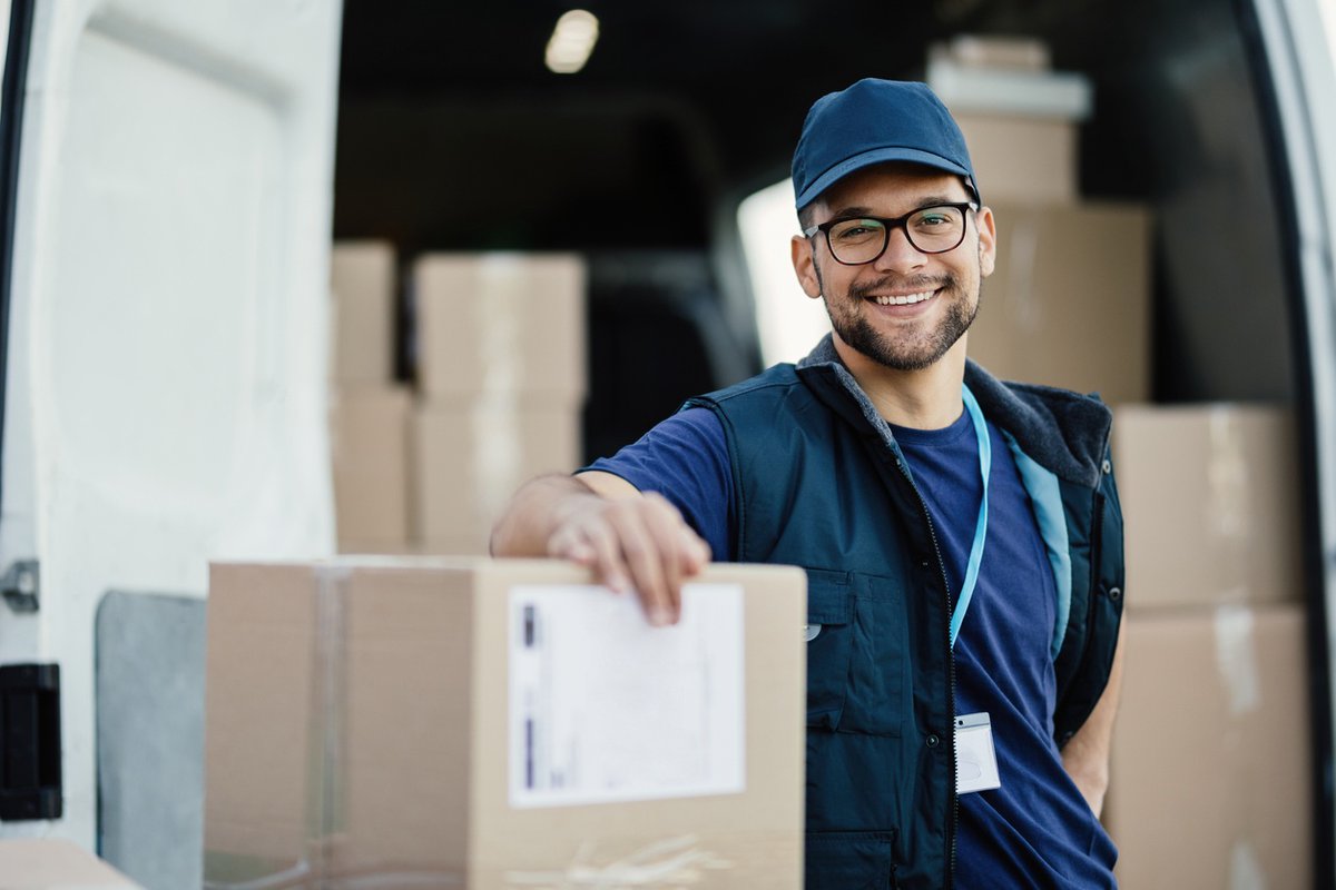 DiamondDelivery's tweet photo. Show appreciation for the people who deliver your parcels on Thank Your Mailman Day on February 4! #DiamondDelivery https://t.co/Yc2IRAi1fx