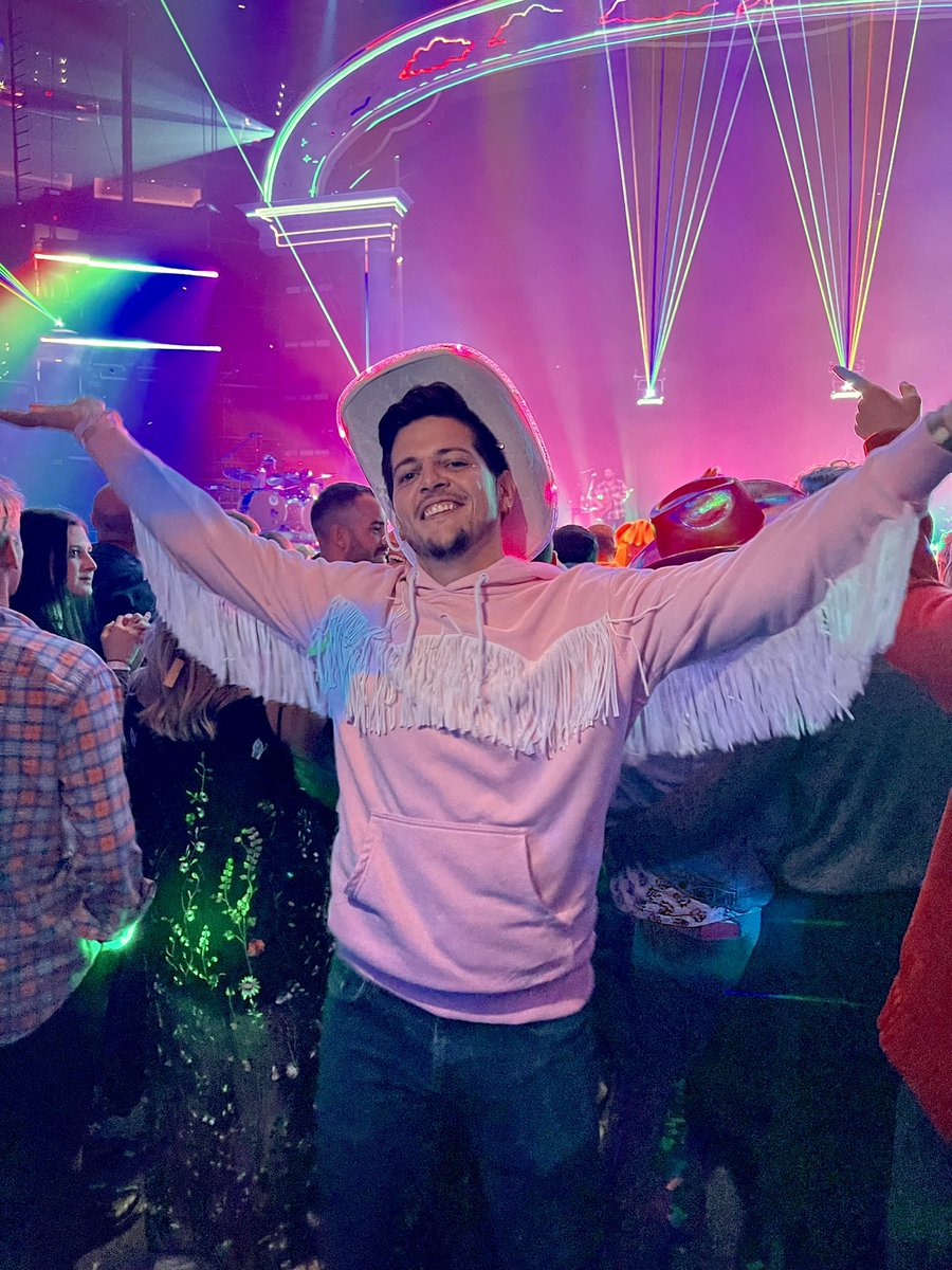 _EdwardTweets's tweet image. Still waiting on the @trixiemattel x @KaceyMusgraves collab.