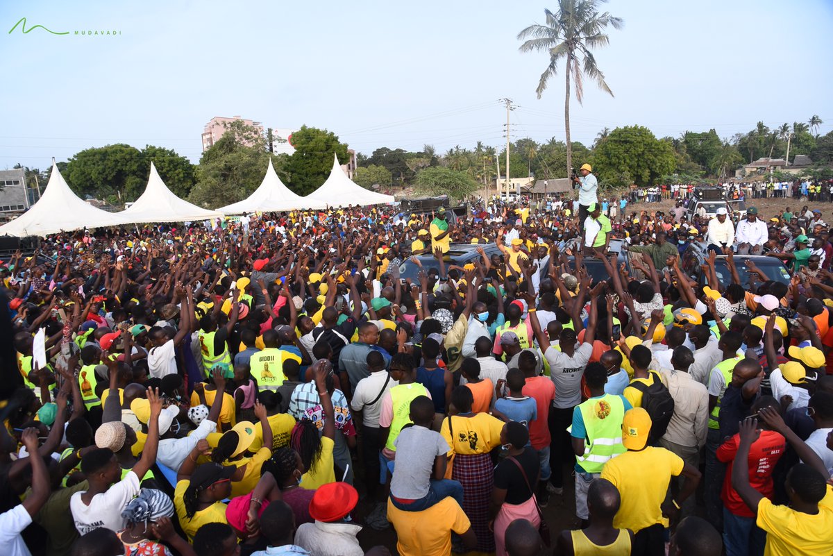 MusaliaMudavadi's tweet image. Leo ni Leo! Asemaye kesho ni muongo. Kenya Kwanza imejizatiti na mapendekezo yanayolenga kufufua uchumi, kubuni njia mbadala zitakazofanikisha ajira hasa kwa vijana na kuboresha huduma zinazotolewa na serikali kupitia miundo-msingi bora.

Asante sana wenyeji wa Kaunti ya Kilifi.