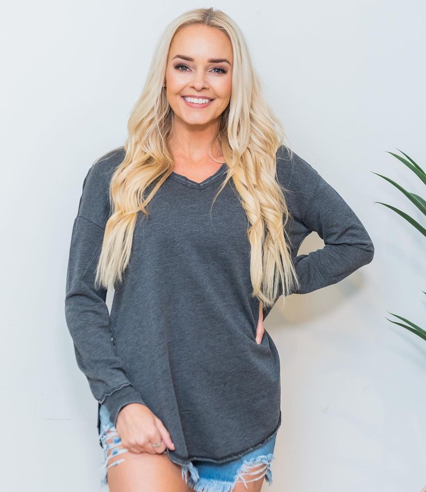 PinkTagBoutique's tweet photo. The Modern Weekender remains one of our favorite tops! https://t.co/ikjOIstVBx https://t.co/BaR685pOsG