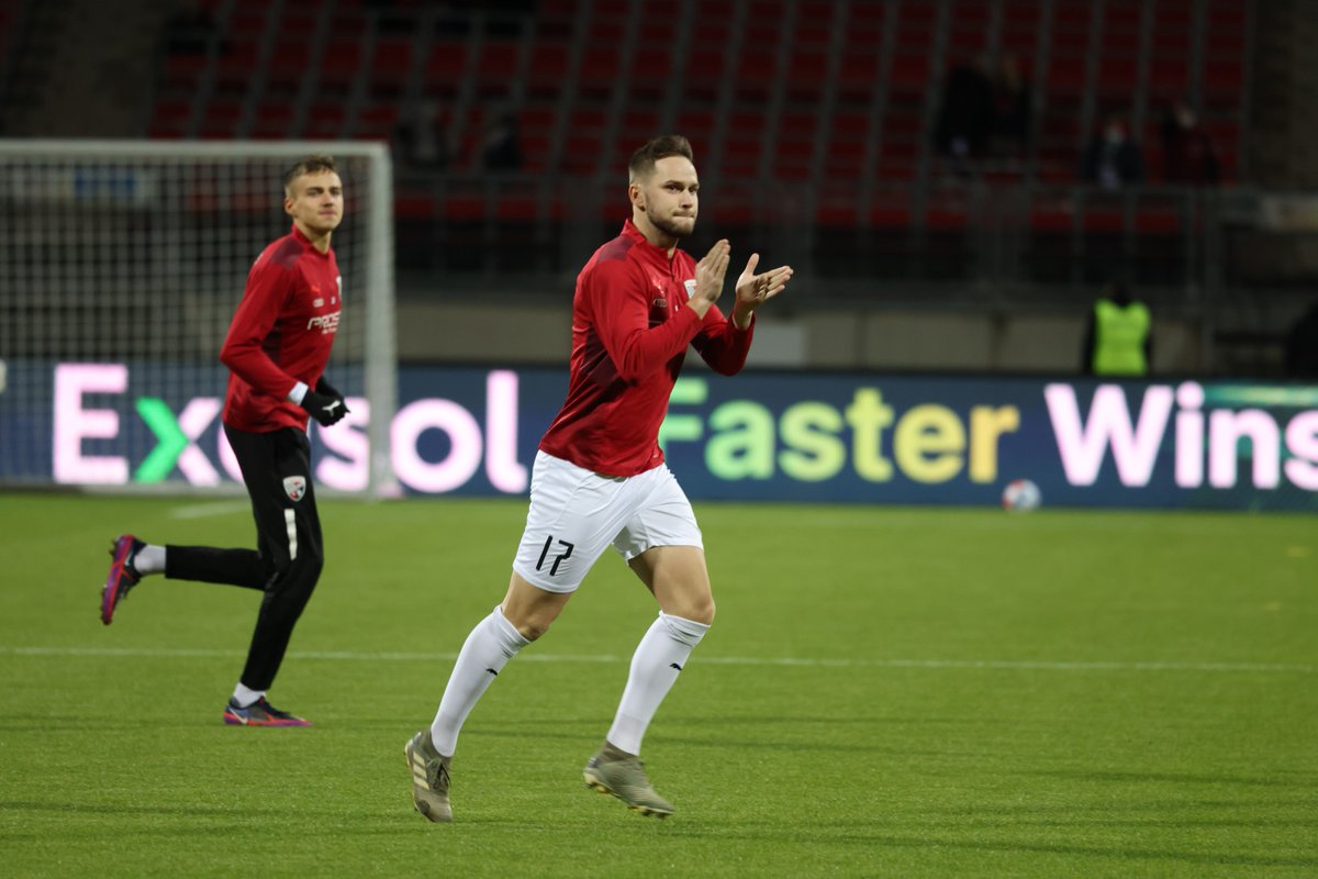 (1') ANPFIFF im ersten Abendspiel des Jahres 2022 für die #Schanzer! Gegner heute: Der <a href="/1_fc_nuernberg/">1. FC Nürnberg</a> ⚫️🔴 Mit Captain <a href="/MichaelHeinloth/">Heini</a>!
__
0:0 #FCNFCI