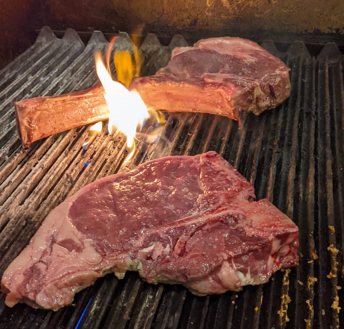 Give us a T! For a delicious T-bone or our legendary Tomahawk, which you can enjoy from our #greenwich charcoal grill tonight or any other night! Happy Weekend!
buenosairescafe.co.uk/reservation
