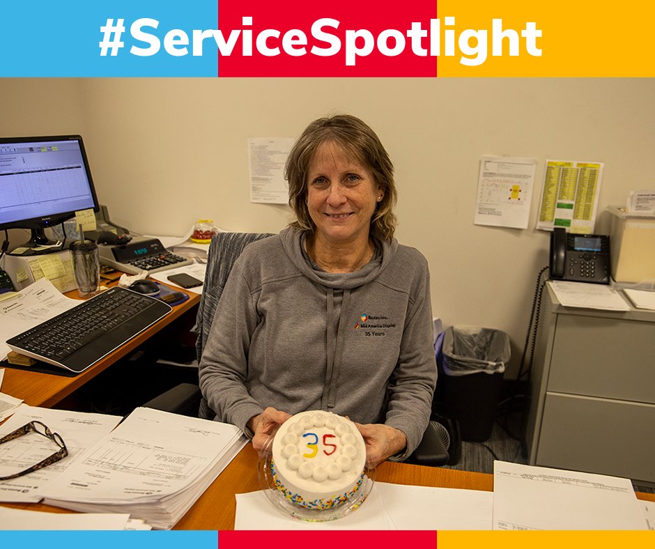 MidAmDisplay's tweet image. Congratulations to Sara S. on reaching her 35th Work Anniversary with Boxes Inc. &amp;amp; Mid America Display. Thank you for all the hard work over the last 35 years!
#congratulations #work #anniversary #honor #thankyou #career #fortunate #display #popdisplay #corrugate #packaging