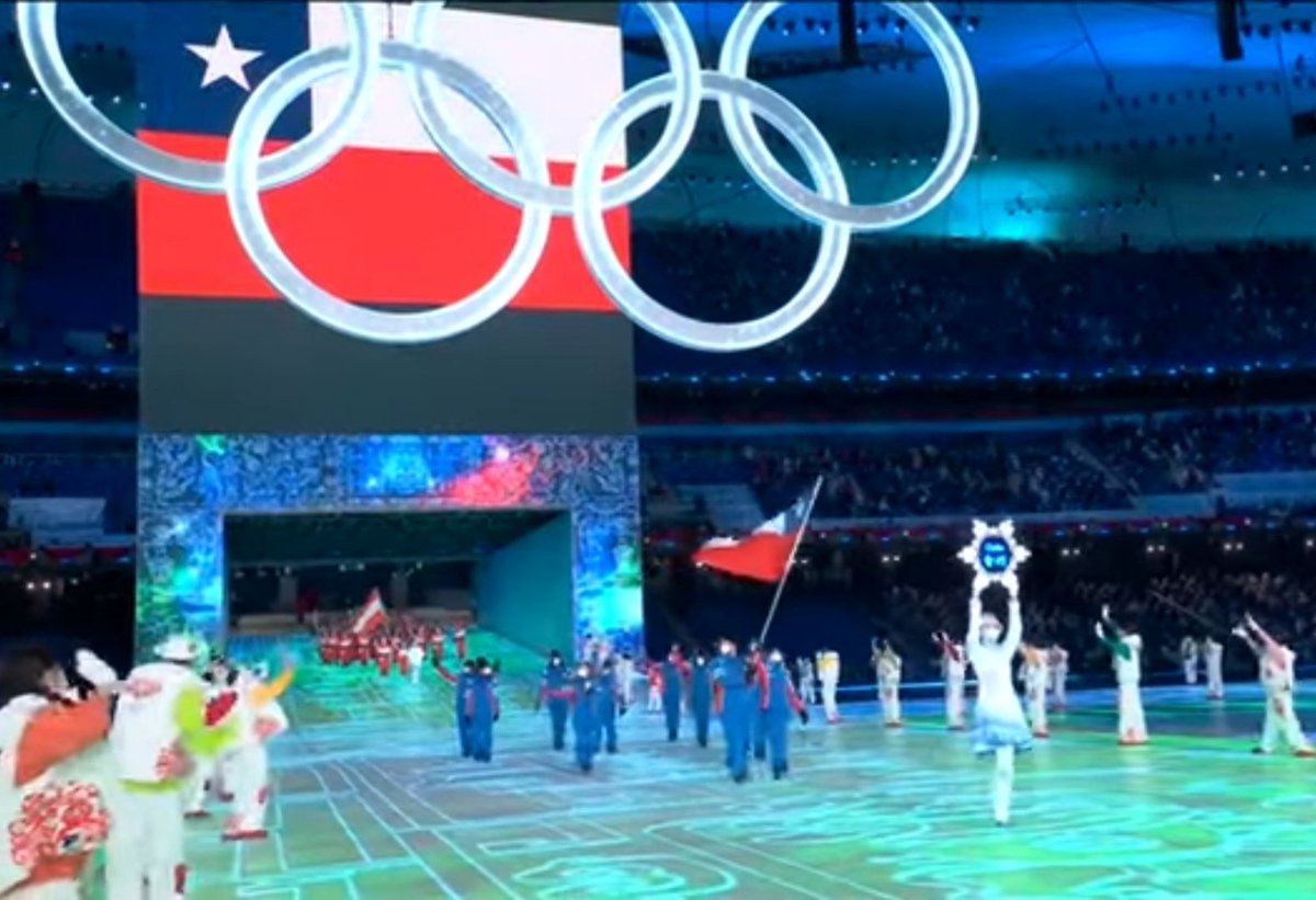 TSMariaC's tweet image. Me agradó ver los Juegos Olímpicos de Invierno en Beijing, aparte de ser una presentación bonita, estaba feliz de ver a la delegación chilena 🙏😌
