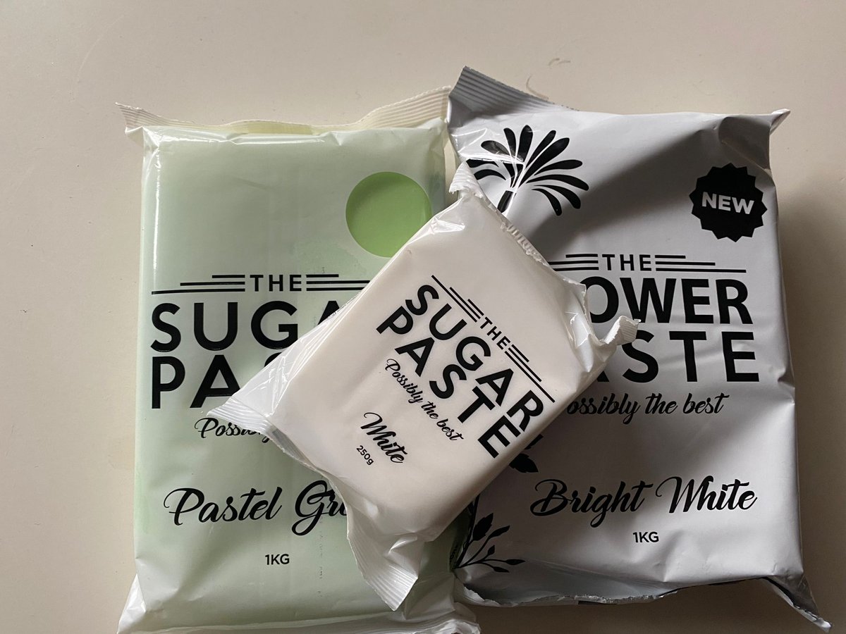 Mycakeheart's tweet photo. @bakmutsenzo send me a sweet package of fondant to try out :) can't wait to use it. https://t.co/DxgvrRULC3