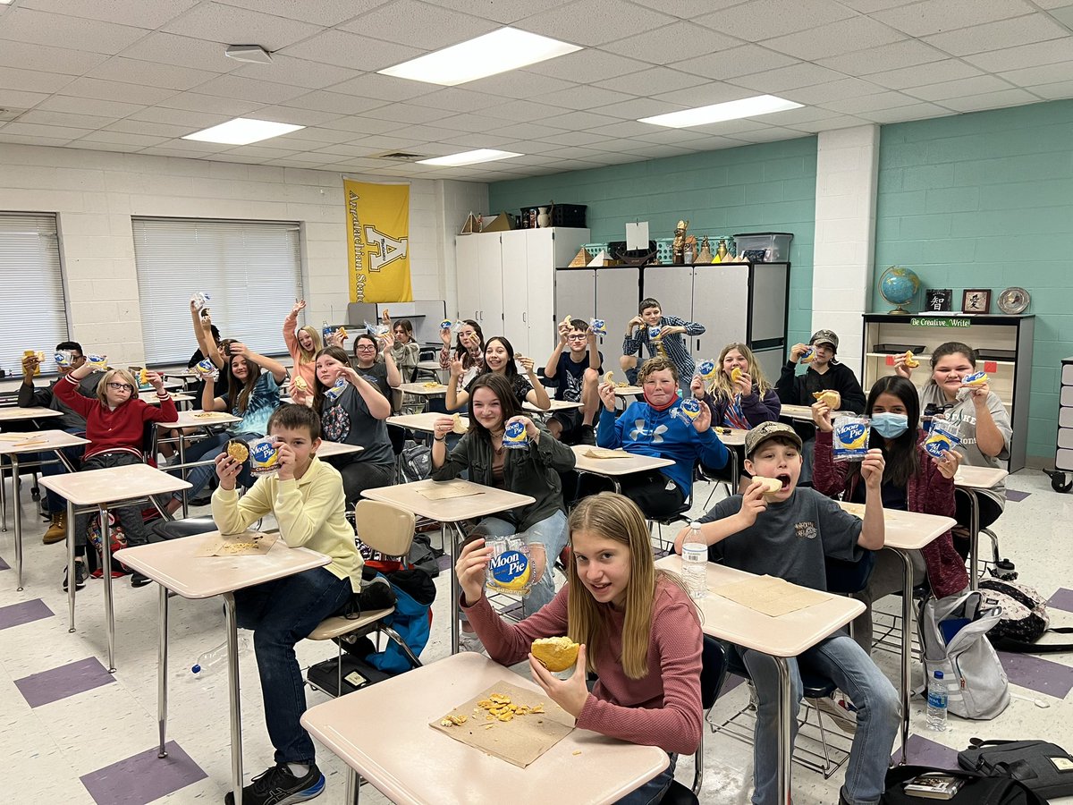 Using <a href="/MoonPie/">MoonPie</a> to model moon phases in Mr. Harbour’s science class!