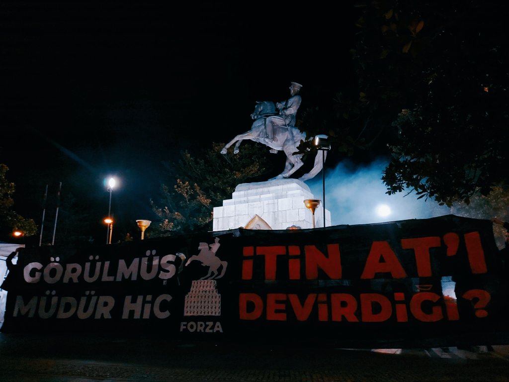"BU ŞEHRİN ONURU YIKILMAZ"

#Samsun #OnurAnıtı