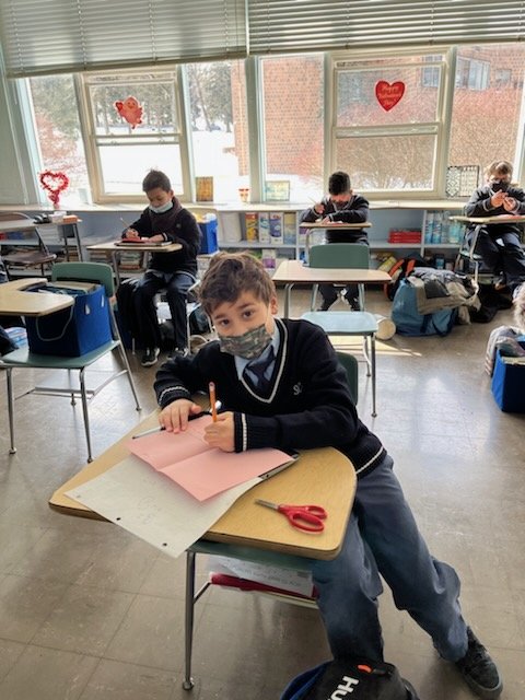 StColumbanus122's tweet photo. For Catholic Schools Week we are giving back to the community by creating Valentines for our Veterans ❤💜💙 @ArchNY_Schools #CatholicSchoolsWeek #CSW22 https://t.co/oPZZqGhrPb