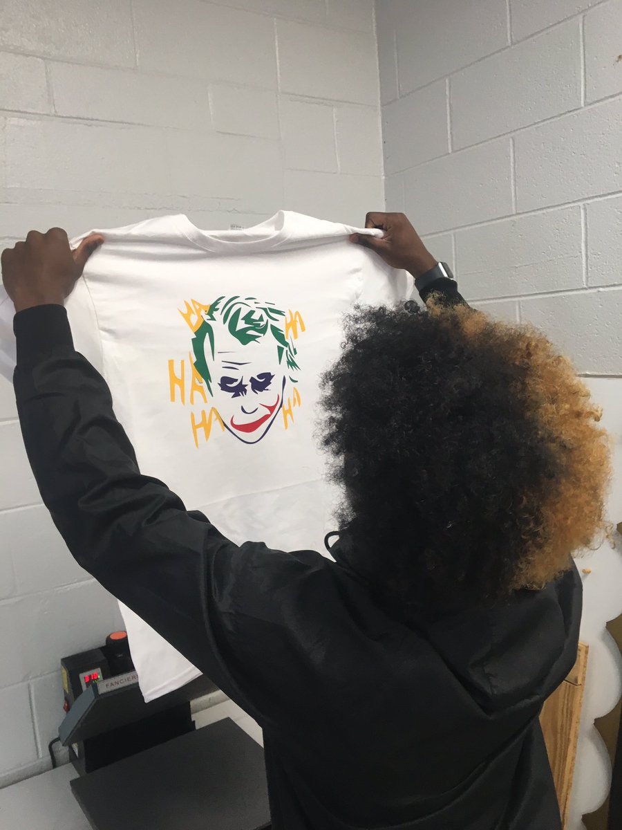 BrainerdVWeLab's tweet image. We are not joking around !
Students creating multi layer HTV t-shirt designs. @BHS_Excellence @VWeLabs