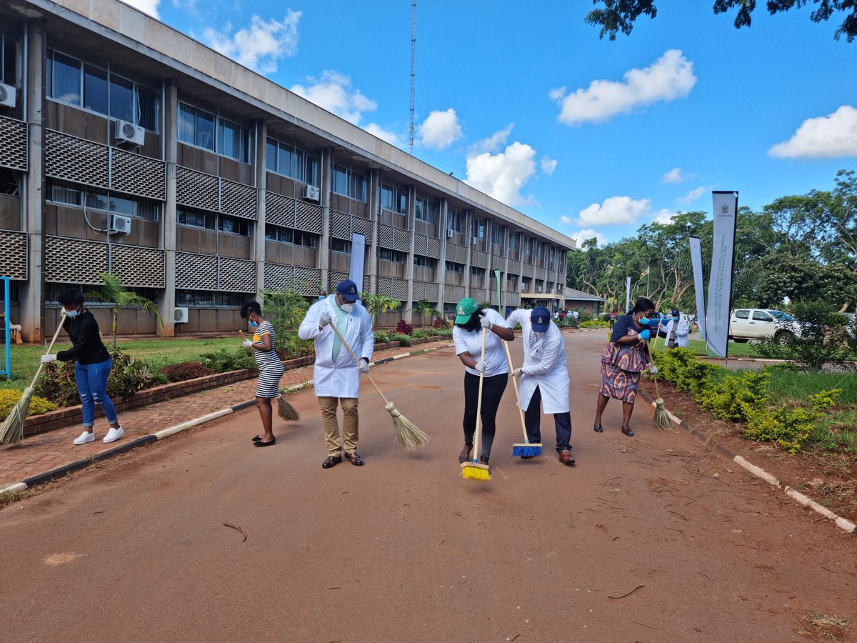 MoLAFWRD_Zim's tweet photo. #Charitybeginsathome
#Leadingbyexample
Clean Up Campaign at 1 Borrowdale Road Ngungunyana Building Harare led by Hon V Haritatos.
@basera_john 
@VPHaritatos 
@EMAeep https://t.co/SBbpUE7QwF
