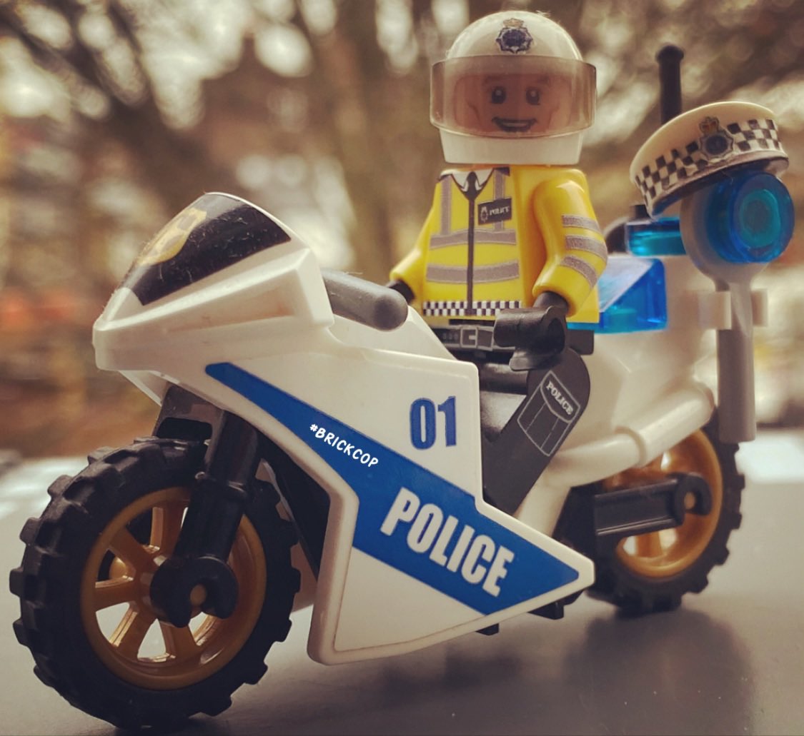 There’s brave, and then there’s being a Solo (Police Motorbike☺️), only armed with an <a href="/axon_uk/">Axon</a> #X2 #Taser and having a firearm pointed at you, brave.😬😦

If anyone knows our colleague pop me a DM, they deserve a #Lego reward! ☺️💯🚨 #ThinBlueLine #FridayMotivation #Proud 🇬🇧💯🚨