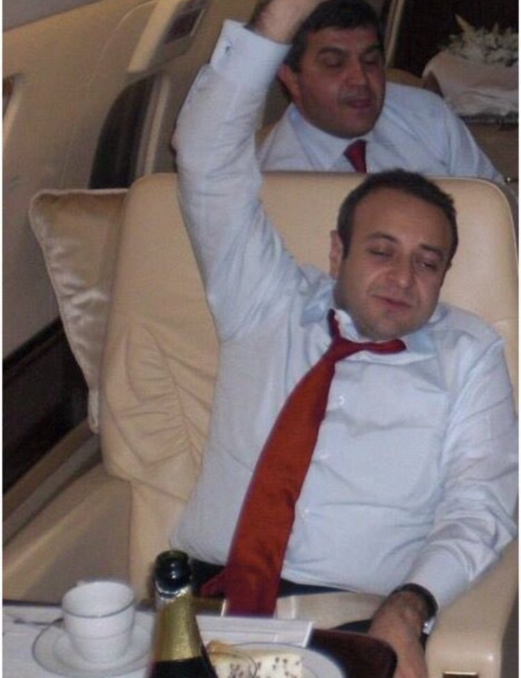 Balıkçıya gidip yemek yemeyen, devlet büyüklerimiz.!!!
 #BizKAZANACAĞIZ