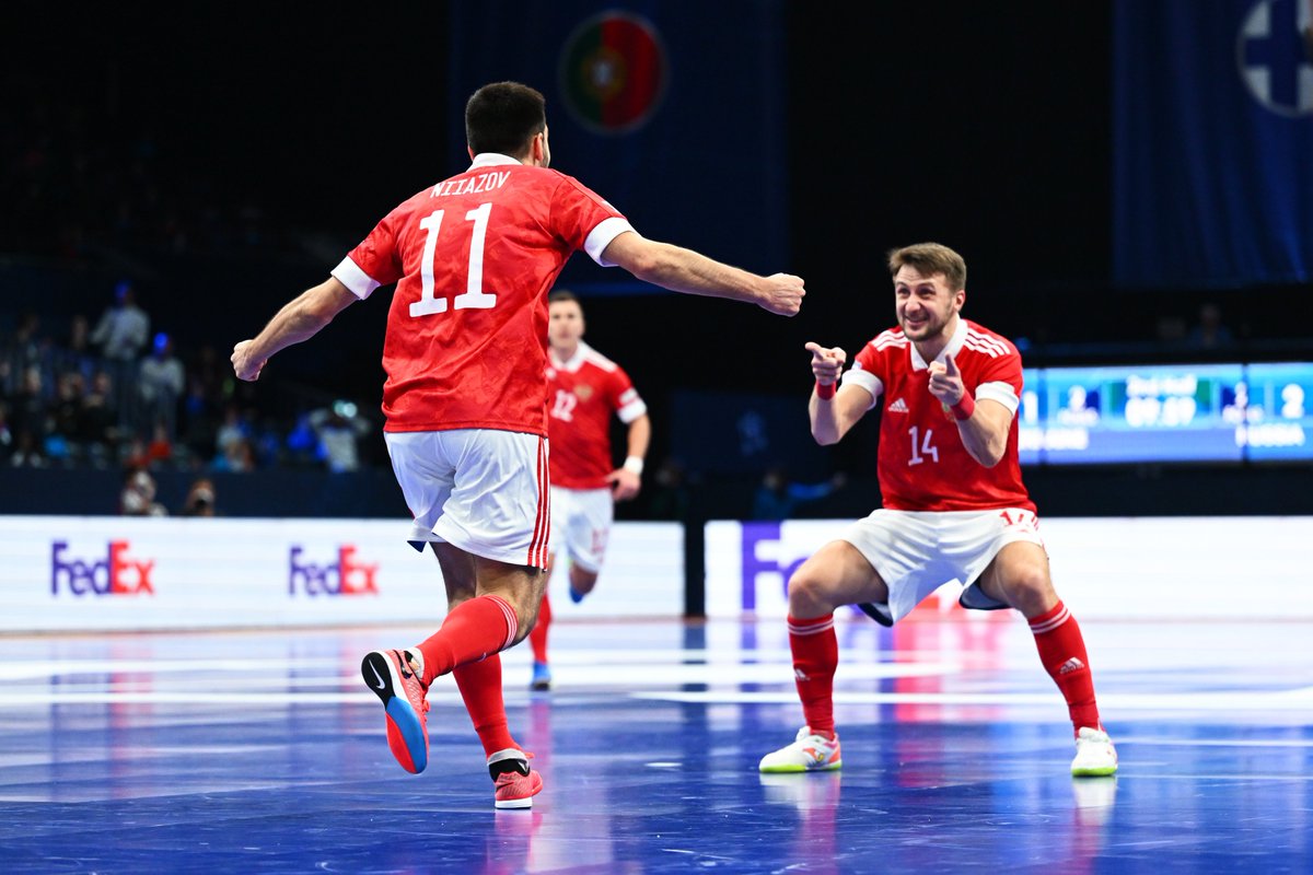 ⚡ ААААААА! Сборная России обыграла Украину и вышла в финал чемпионата Европы по мини-футболу

В этой встрече было все: три забитых мяча, валидольная концовка и героический сейв нашего голкипера Путилова с пенальти: kp.ru/sports/futbol/…