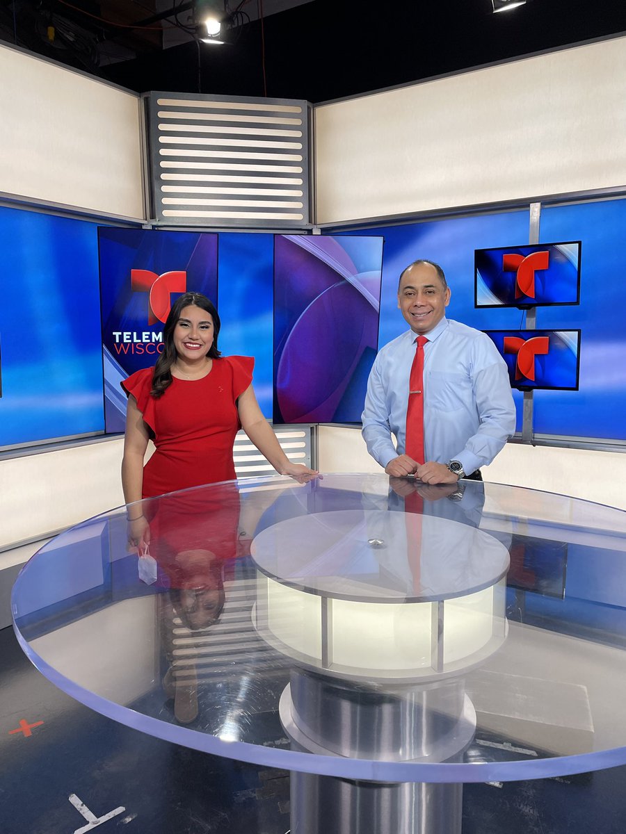 alexisdomm's tweet photo. Hoy celebramos el Día Nacional de Vestir de Rojo. Únete a nosotros vistiéndote de rojo para crear conciencia sobre las enfermedades del corazón, la primera causa de muerte entre las mujeres.
#GoRedMKE @AHAWisconsin https://t.co/XihxbO2r0i