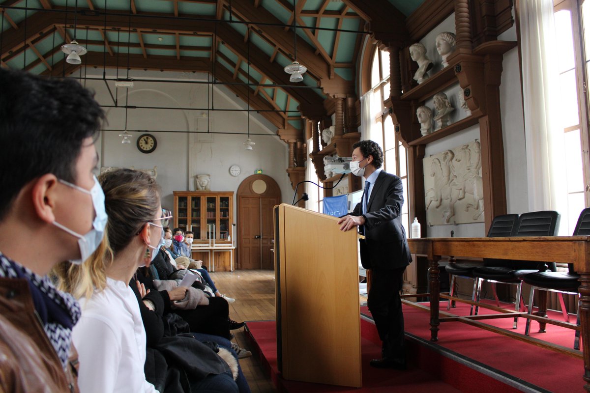 Are you familiar with <a href="/upstifr/">UPSTI</a>'s FIRST initiative?

During an afternoon, women engineers and technicians gathered with French middle school and high school girls to encourage vocations in the industry and research sectors, but also improve gender diversity!