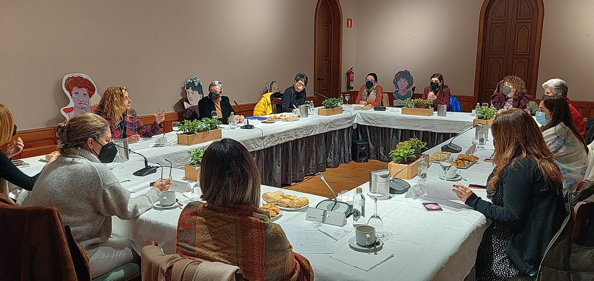 ✍ #ManifestodeSoutomaior

Acompáñannos mulleres da cultura como Isabel Blanco, Mariana Carballal, Mercedes Corbillón, <a href="/VivirGalicia/">Edurne Baines</a>, Silvia Cernadas, <a href="/aranportabales/">Arantza Portabales</a> e <a href="/fanllovento/">Fátima Anllo Vento</a>, asinantes do documento