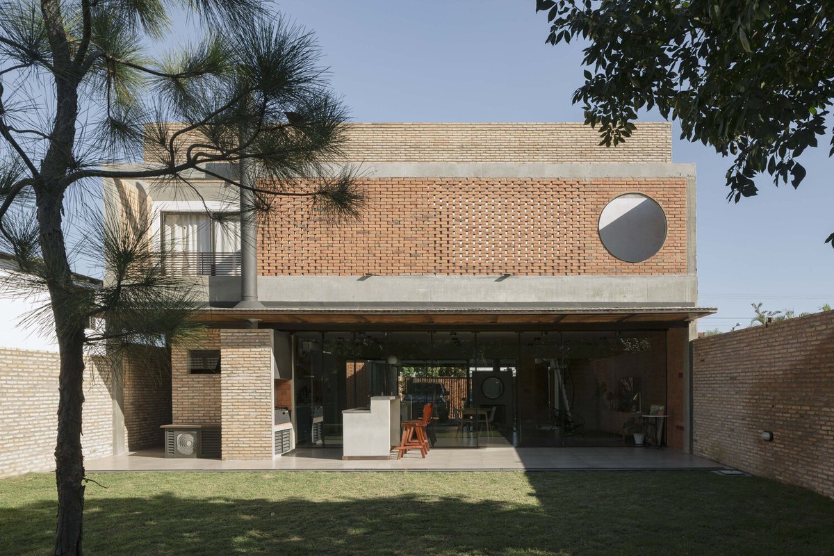 architectourGD's tweet photo. Vivienda GT by Grupo Culata Jovái, Paraguay (2021) 🇵🇾
#TopArchitectOfTheWeek: Grupo Culata Jovai @emmerick77 @miky_gm. Tag us on your photos of their buildings and we'll RT. https://t.co/Wc3ZHzd1UH