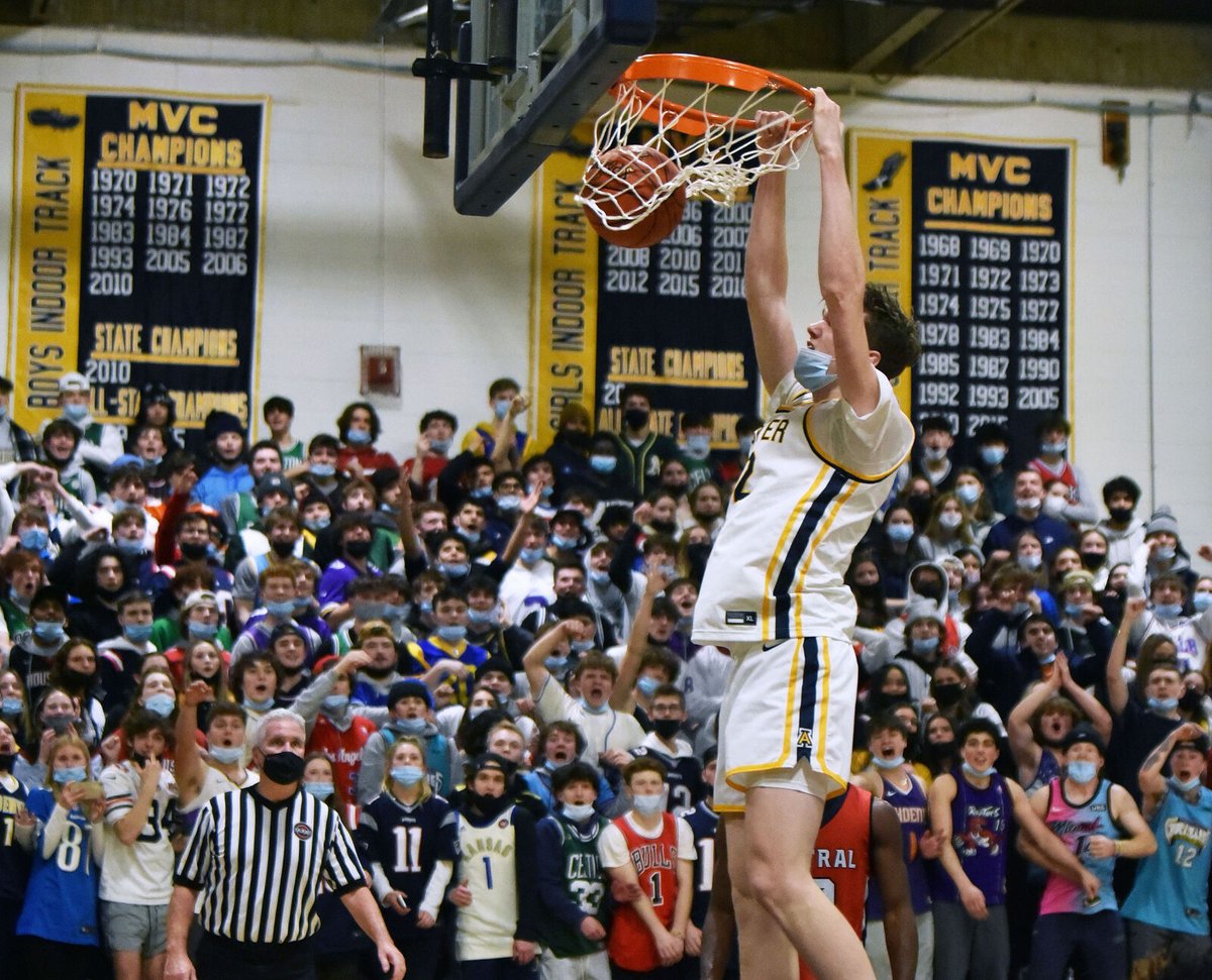 BurtTalksSports's tweet image. This is from last night&apos;s game in Andover. Packed. Energy. Fun. Loud. 
This is the way it should be everywhere.
End of tweet.