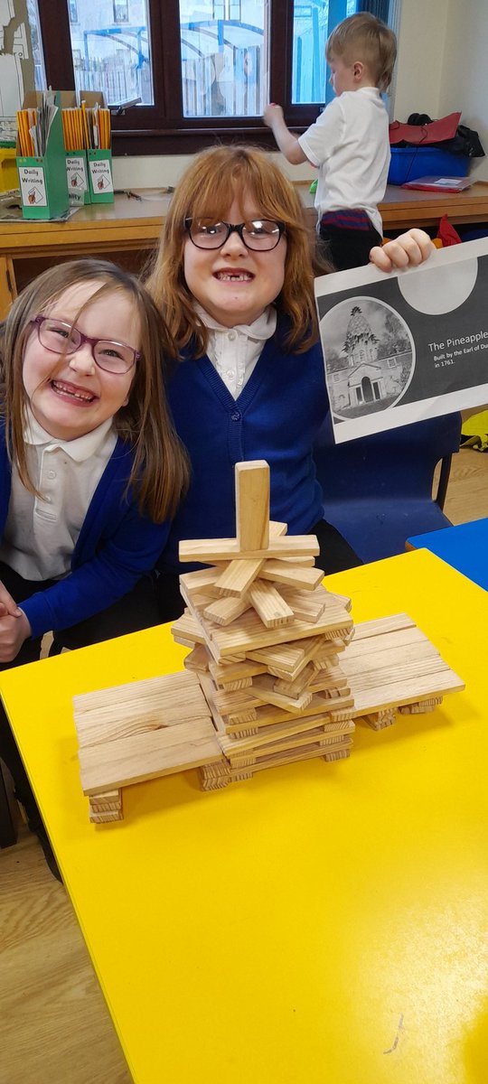 P2W_VPS's tweet photo. Today P2W were investigating different Scottish buildings/landmarks and recreating them with our block play. https://t.co/6yFgGtogcD
