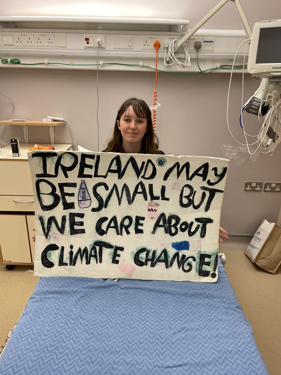flossiebeachcl1's tweet photo. Week 165 of #climatestriking ! Sadly I haven’t been well for the past few days and I’m in hospital which is why I was a bit late posting this today! #wecandothis #climatechange #climatestrike @GretaThunberg @Fridays4future https://t.co/xx8cFhJYUL