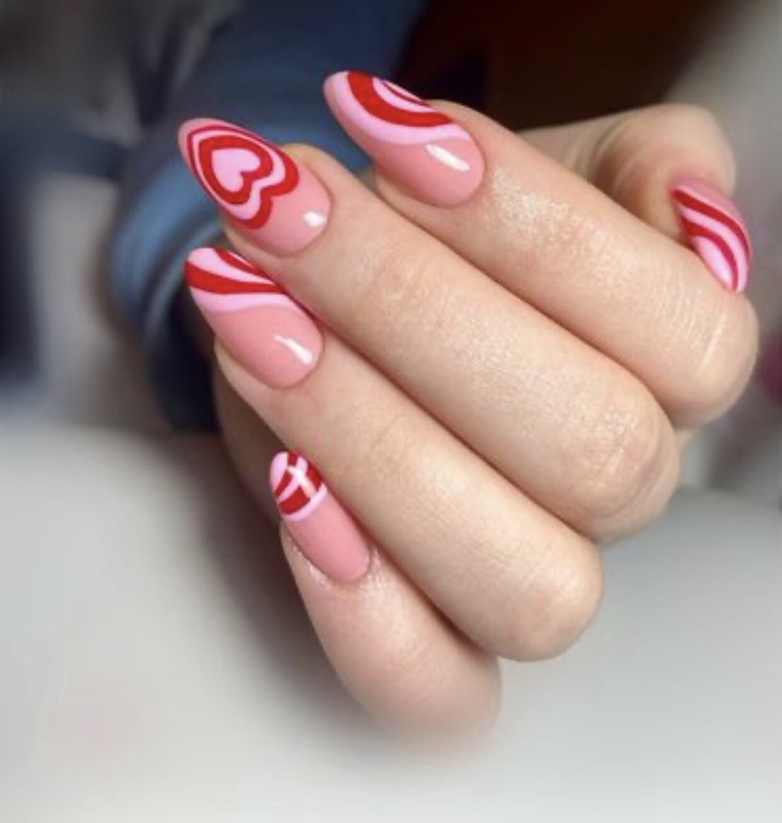katerinatweets's tweet photo. Valentine’s Nails Ideas https://t.co/UbLzTaFYme