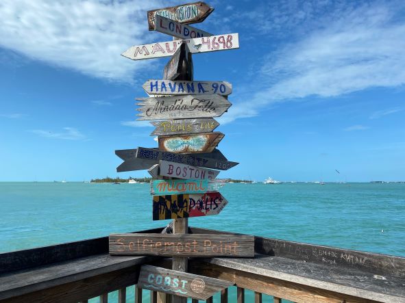 OceanKeyResort's tweet photo. Spoil them tropically. Give a digital gift card to our island paradise and make it a Valentine’s Day to remember forever!
https://t.co/cwUw7RboYm
#valentinesday #tropicaldistancing #sunsetpier #oceankeyresort #visitkeywest #luxuryresort #noblehousehotels #oceankeyresort https://t.co/byVzPvRZHG