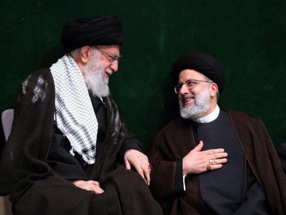 WatangvixqHna's tweet photo. ➕عاغا شما ناهار خوردی؟

➖نه، من گُه میخورم. 
#نه_به_جمهوری_اسلامی 
#این_آغاز_پایان_است https://t.co/SvQiEcRRcW