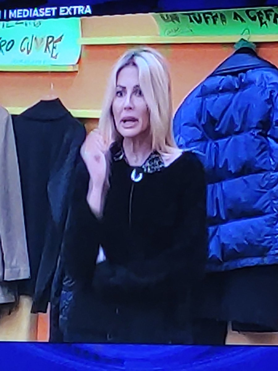 mel_cri's tweet photo. #nathali faceva schifo il quadro. Rassegnati #gfvip https://t.co/Zxlw4iqEBW