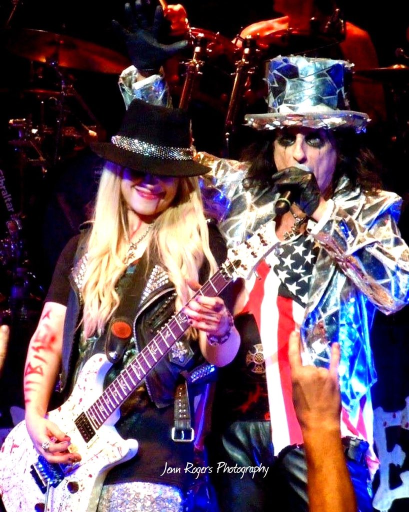 Jenn here!  All @Orianthi fans please join me in wishing a very Happy Birthday to the amazing Super Duper <a href="/alicecooper/">Alice Cooper</a>!!!  Happy Birthday Alice!!
