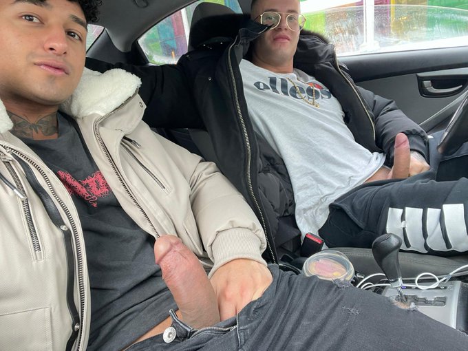 Chilling with @DelgatyClark https://t.co/3Zd6KEeHuT<a class="tags" href="/tag/delgatyclark">@delgatyclark</a><a href="/tag/mancrushmonday"class="tags"><span>#mancrushmonday</span></a>